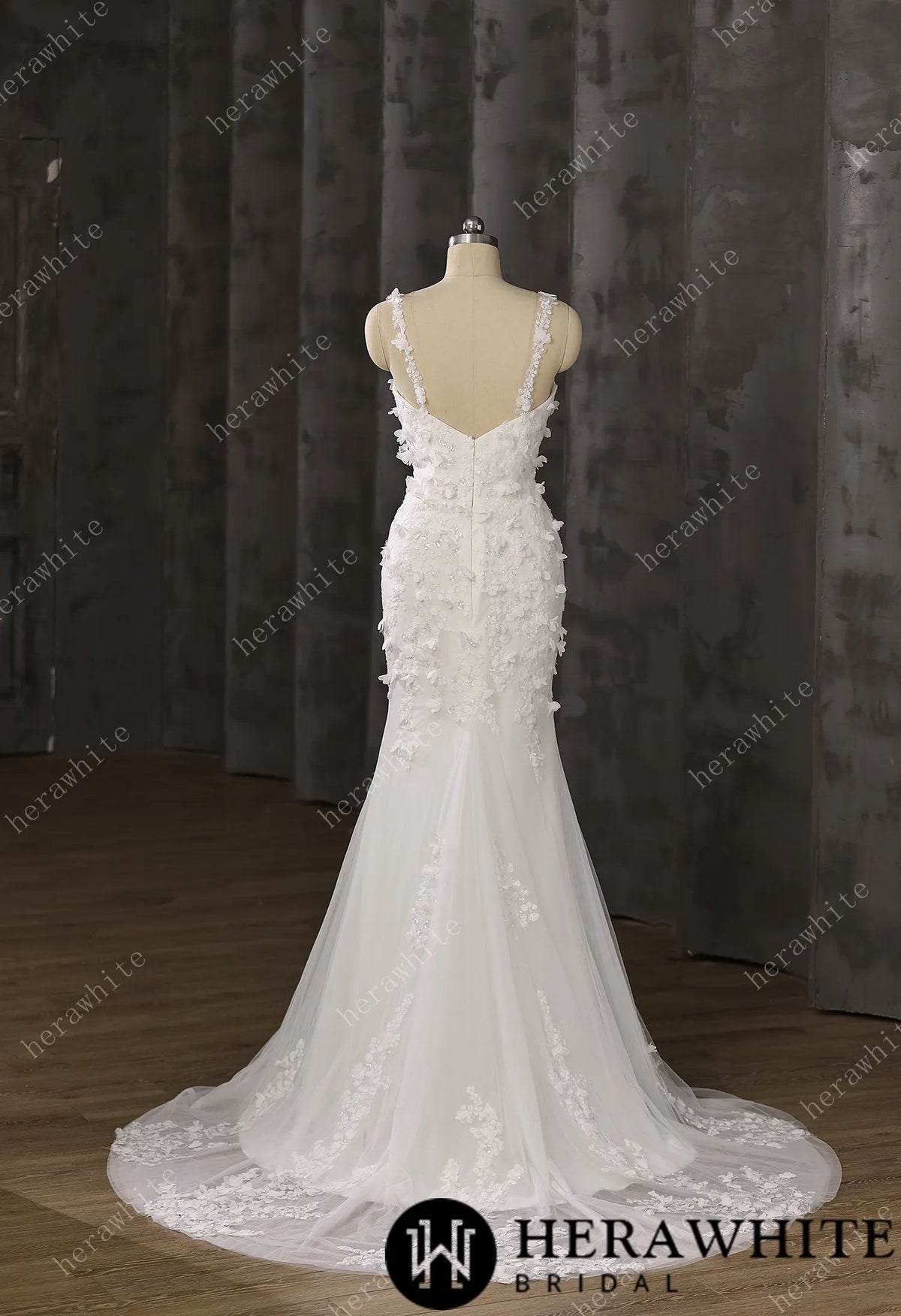 Elegant Wedding Dress with Intricate Floral Embellishments HW3488