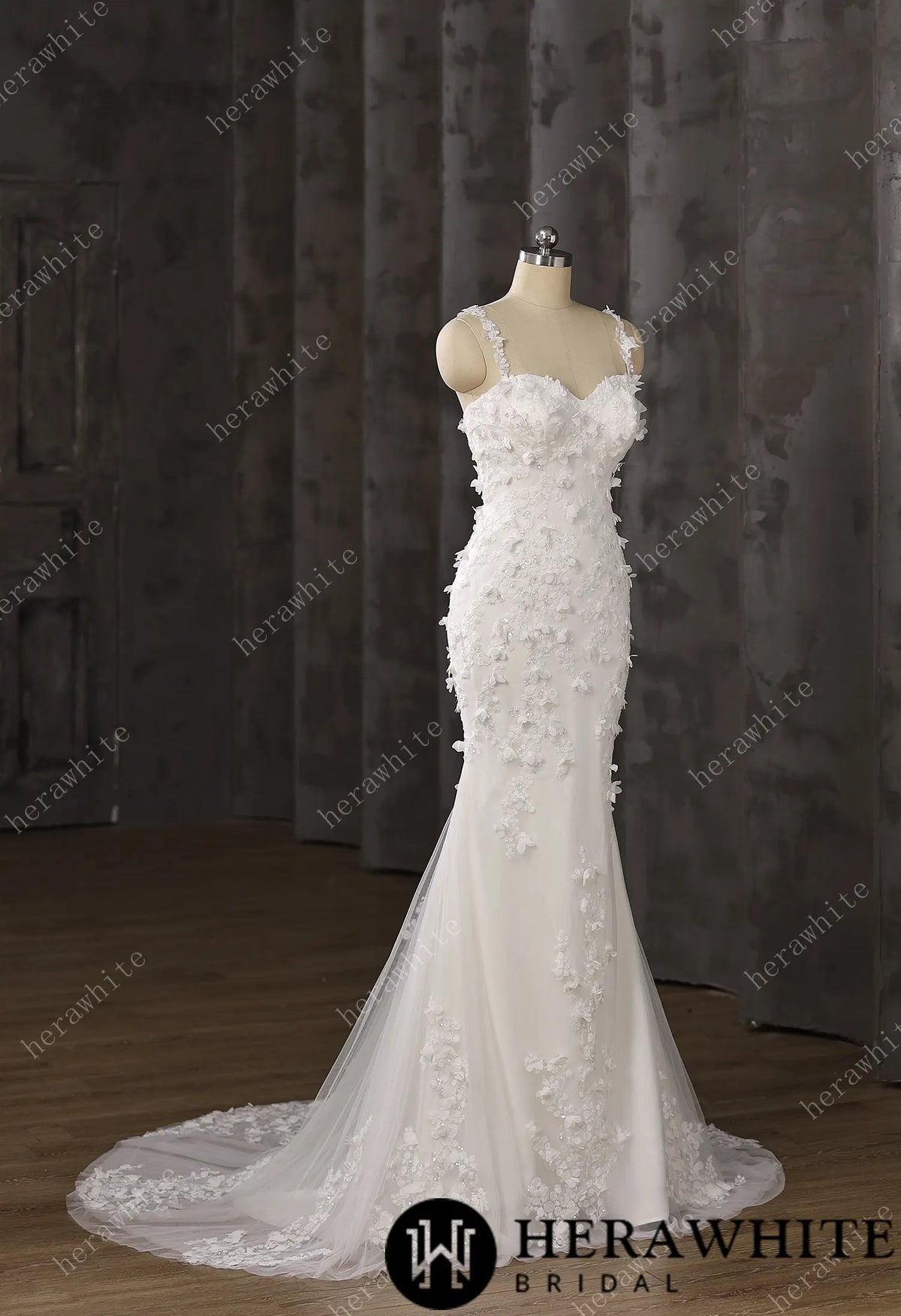 Elegant Wedding Dress with Intricate Floral Embellishments HW3488