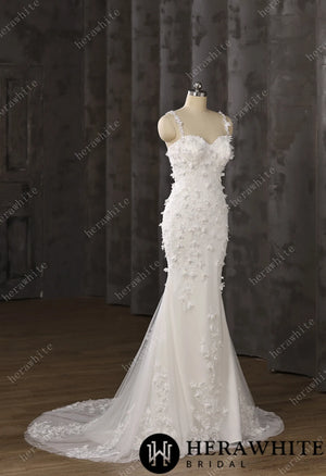 Elegant Wedding Dress with Intricate Floral Embellishments HW3488