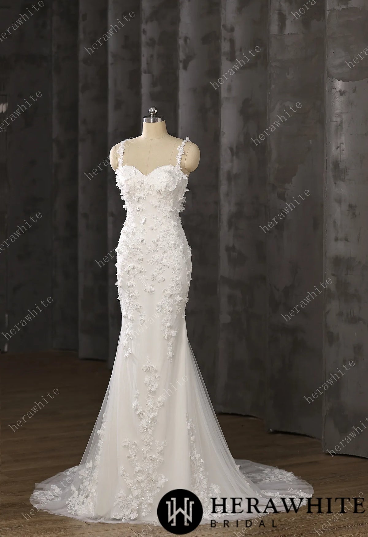 Elegant Wedding Dress with Intricate Floral Embellishments HW3488