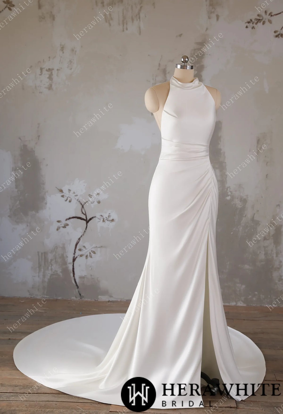 Timeless Elegance: High-Neck Wedding Dress with Dramatic Train HW3495