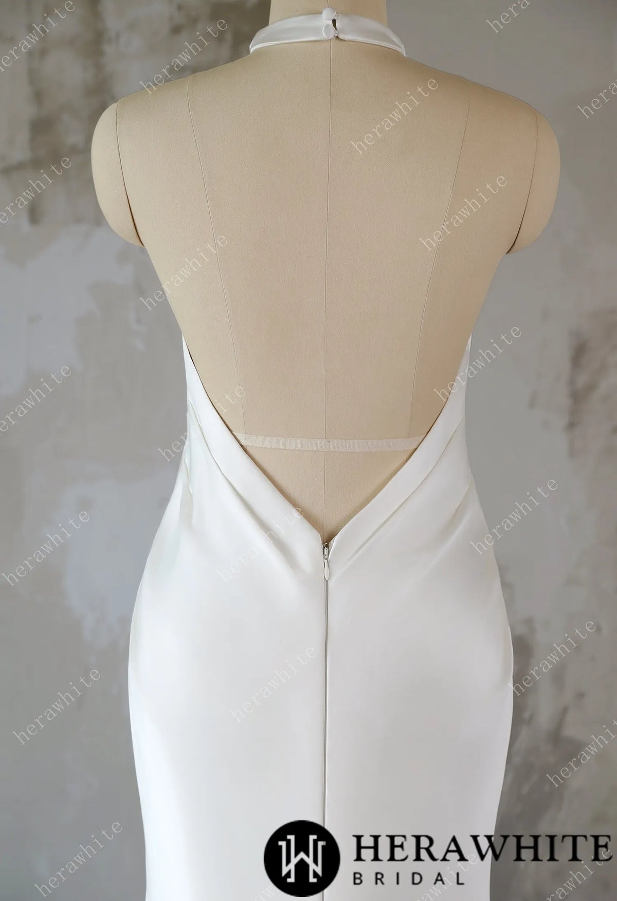 Timeless Elegance: High-Neck Wedding Dress with Dramatic Train HW3495