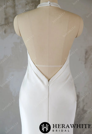 Timeless Elegance: High-Neck Wedding Dress with Dramatic Train HW3495