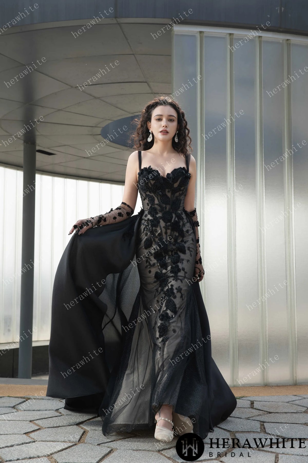 Chic Black Fit and Flare Gown with Sweetheart Neckline HW3578