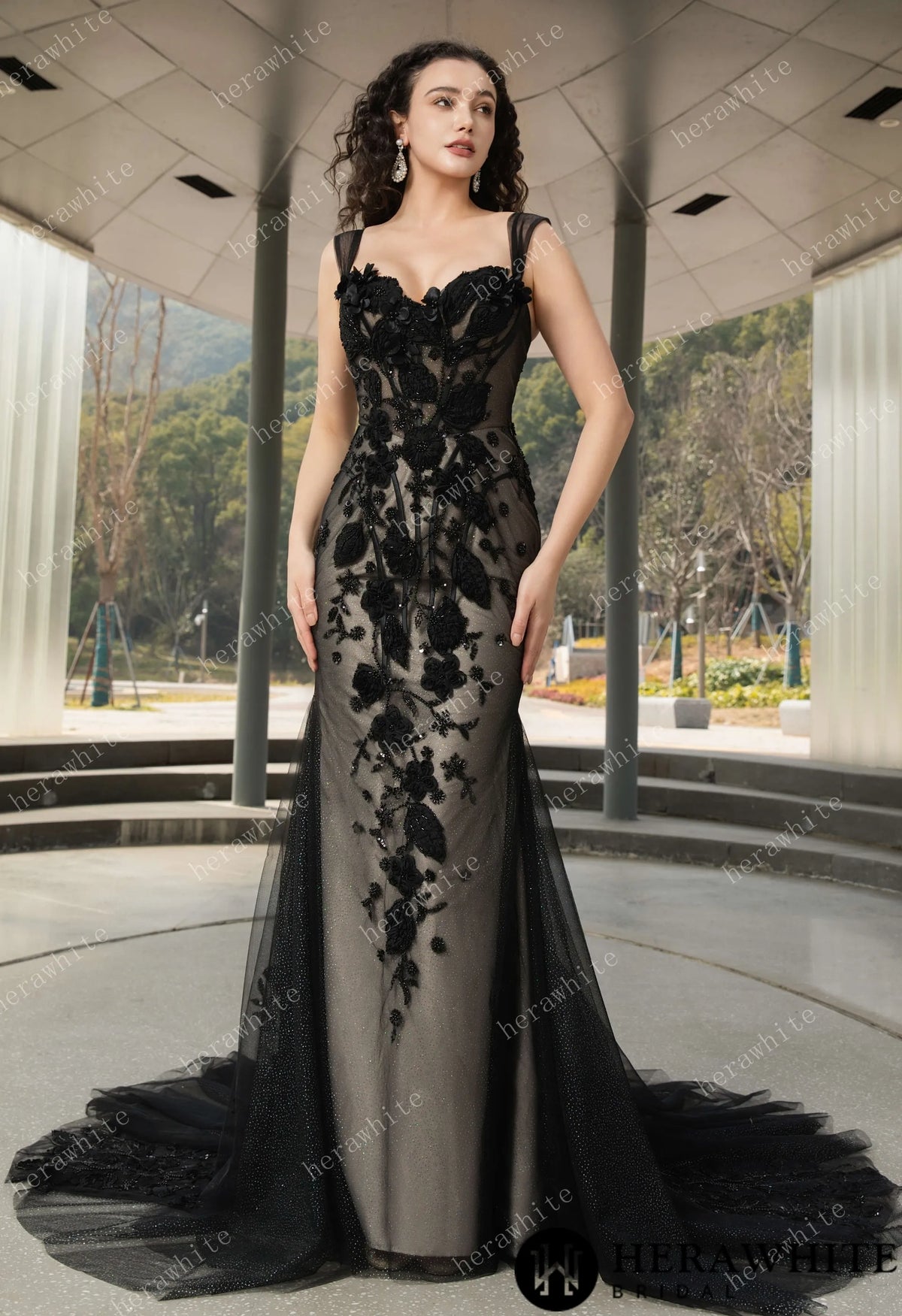 Chic Black Fit and Flare Gown with Sweetheart Neckline HW3578
