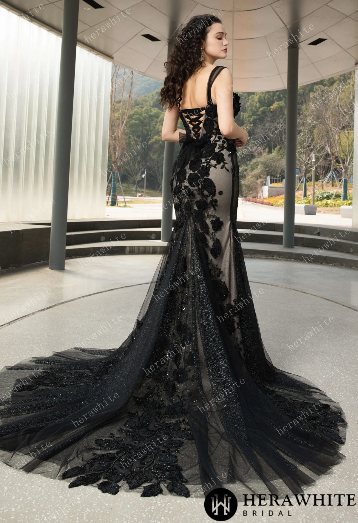 Chic Black Fit and Flare Gown with Sweetheart Neckline HW3578