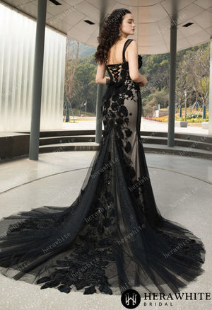 Chic Black Fit and Flare Gown with Sweetheart Neckline HW3578
