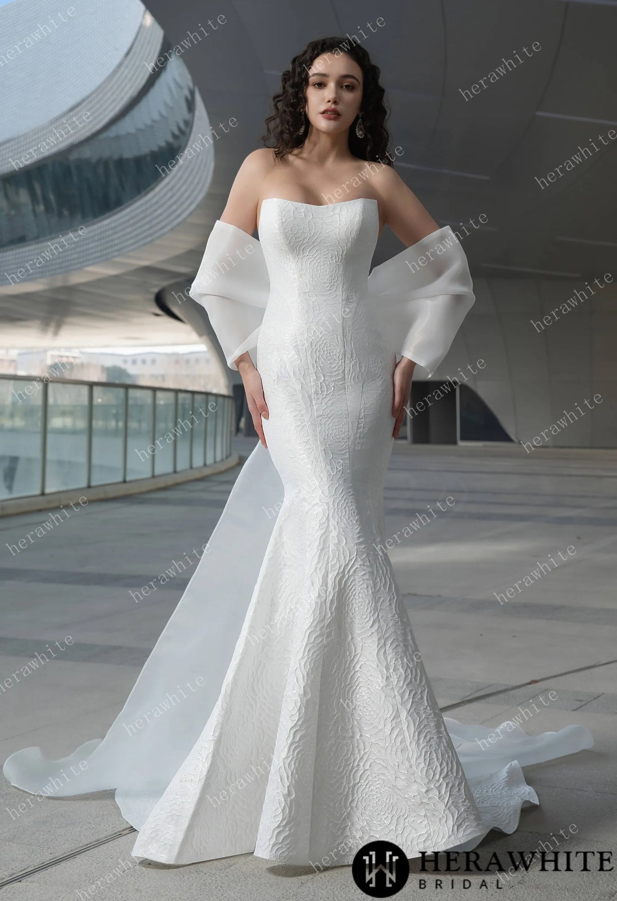 Exquisite Mermaid Wedding Gown With Chic Detachable Bow HW3600