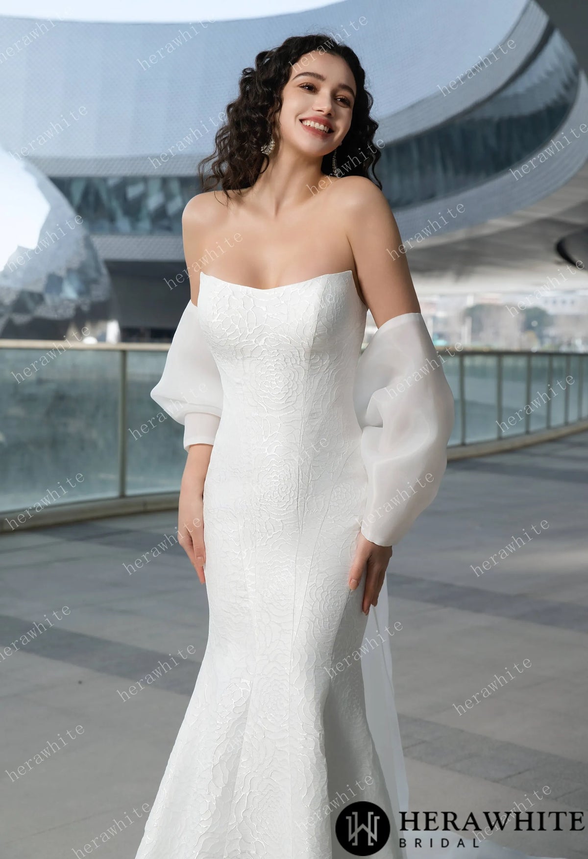 Exquisite Mermaid Wedding Gown With Chic Detachable Bow HW3600