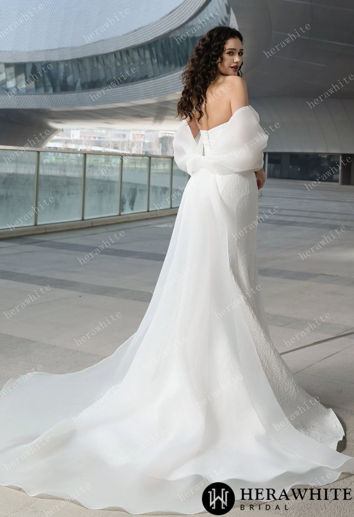 Exquisite Mermaid Wedding Gown With Chic Detachable Bow HW3600
