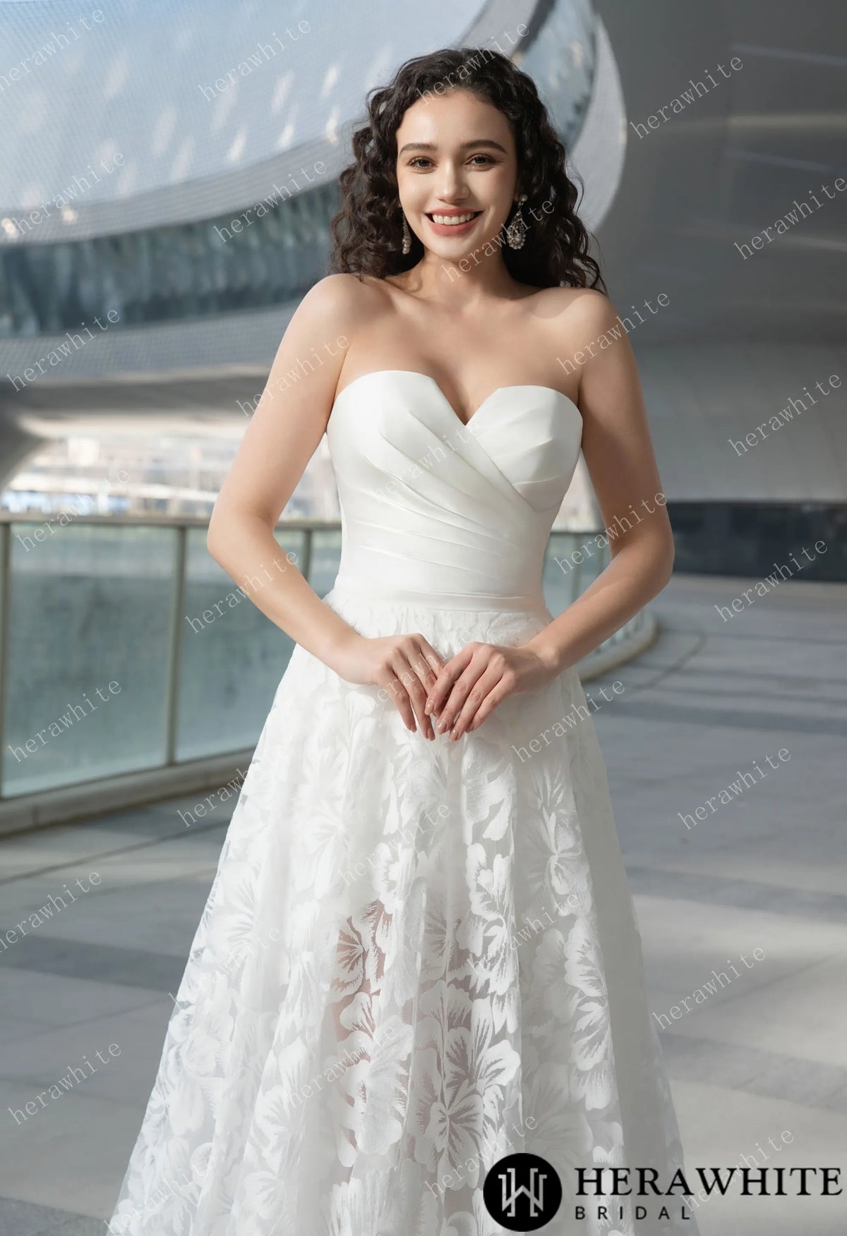 Convertible Two-Piece Wedding Dress: Detachable Overskirt with Sweetheart Short Skirts HW3606