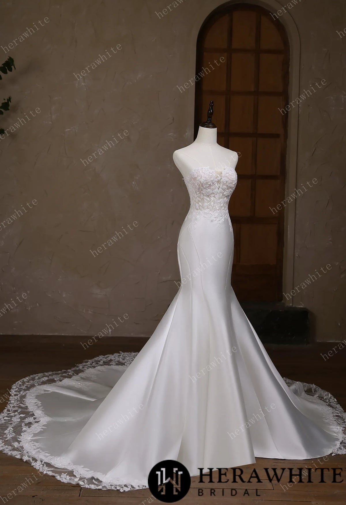 Satin Lace Mermaid Wedding Gown With Sweetheart Neckline HW3664