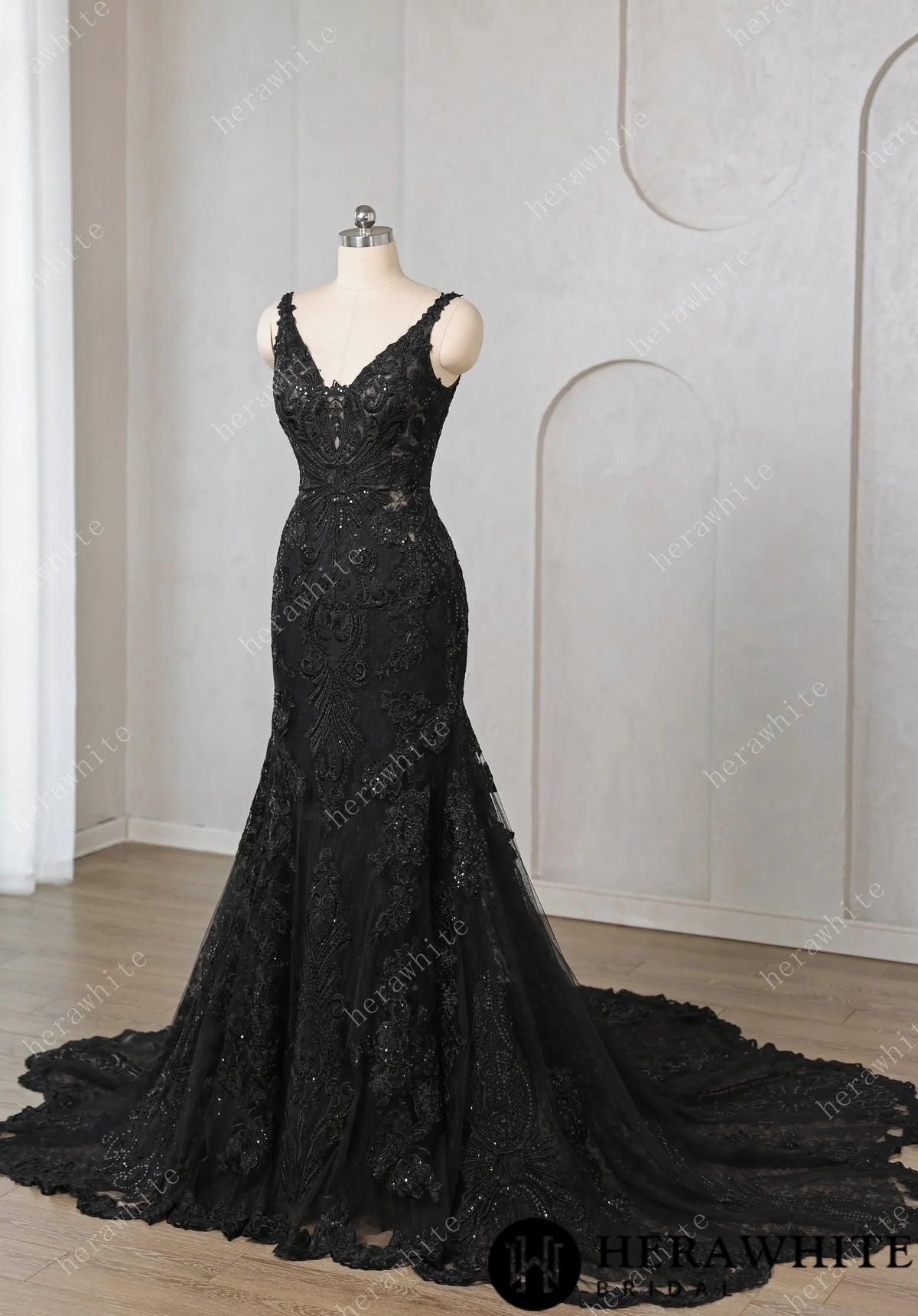 Sleek Trumpet Silhouette Tulle Bridal Gown with Dramatic Cathedral Train HW3692
