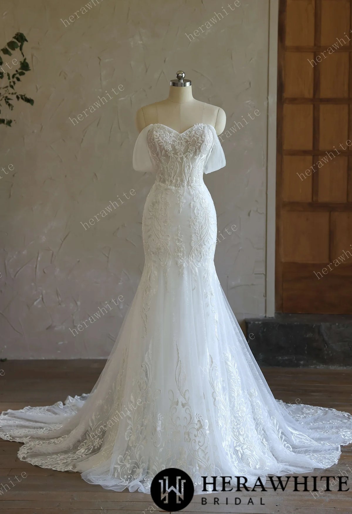 Sweetheart Lace Fit-and-Flare Wedding Gown With Detachable Off-Shoulder Sleeves & Scalloped Train HW3725