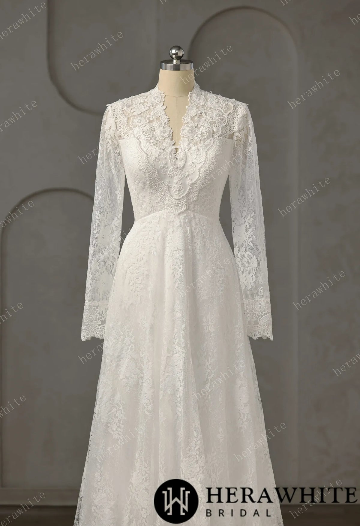 Vintage Boho Lace Sheath Wedding Gown With Illusion Long Bell Sleeves HW3751