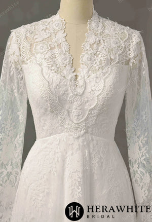 Vintage Boho Lace Sheath Wedding Gown With Illusion Long Bell Sleeves HW3751