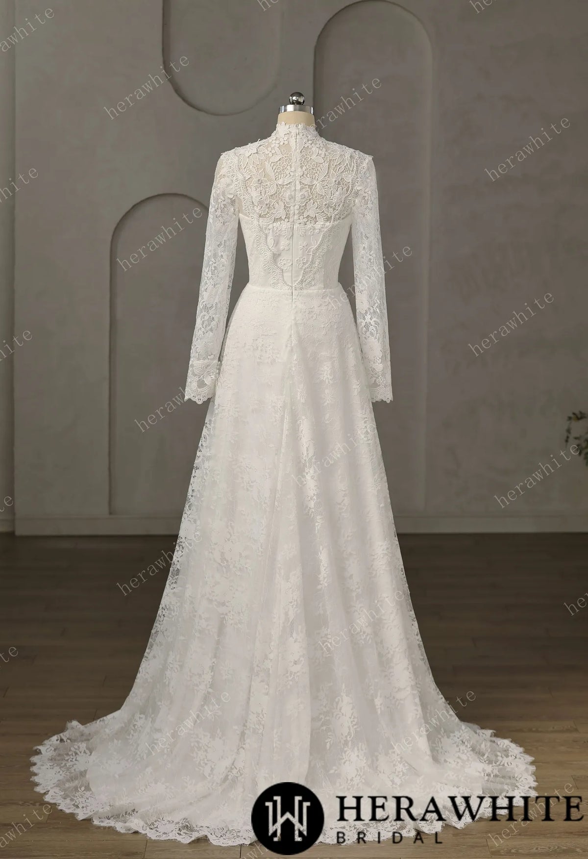 Vintage Boho Lace Sheath Wedding Gown With Illusion Long Bell Sleeves HW3751