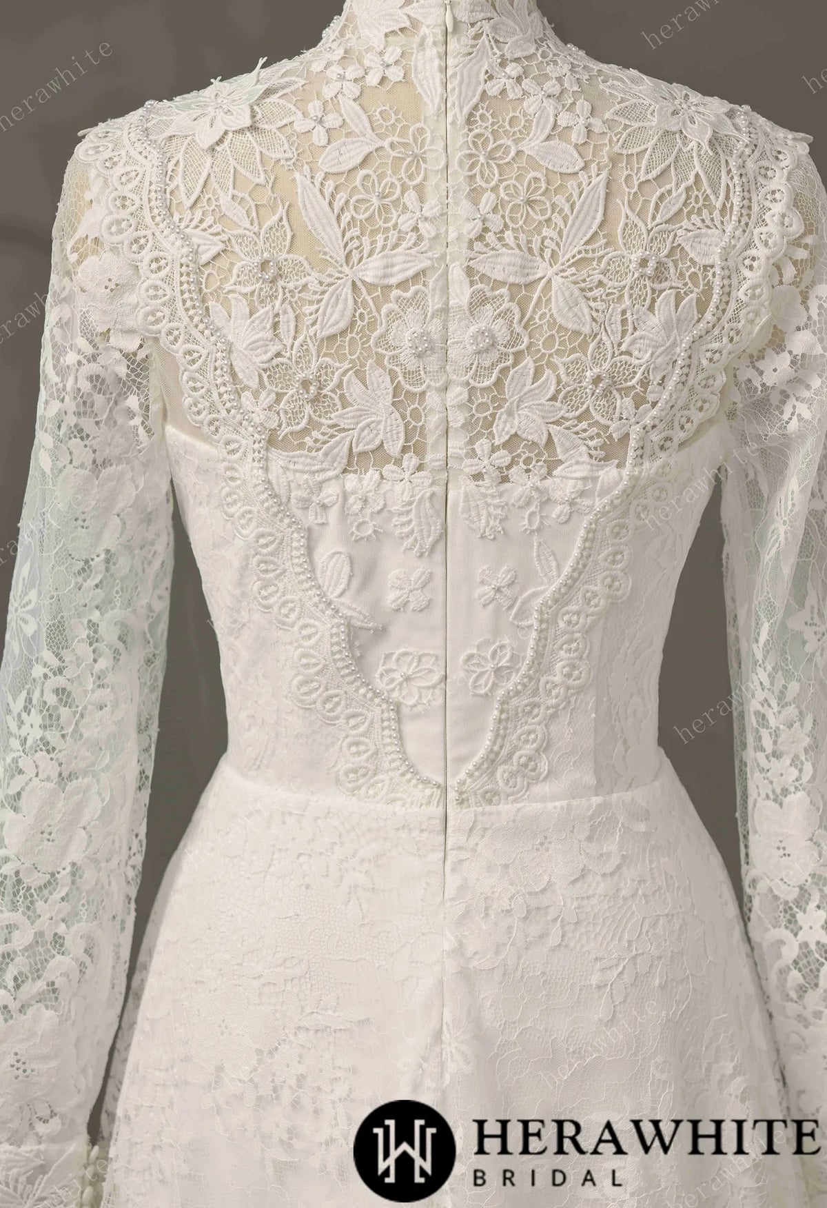 Vintage Boho Lace Sheath Wedding Gown With Illusion Long Bell Sleeves HW3751