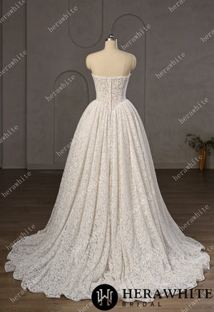 Chantilly Lace Sweetheart Basque Wedding Gown with Pearls Decoration HW3756