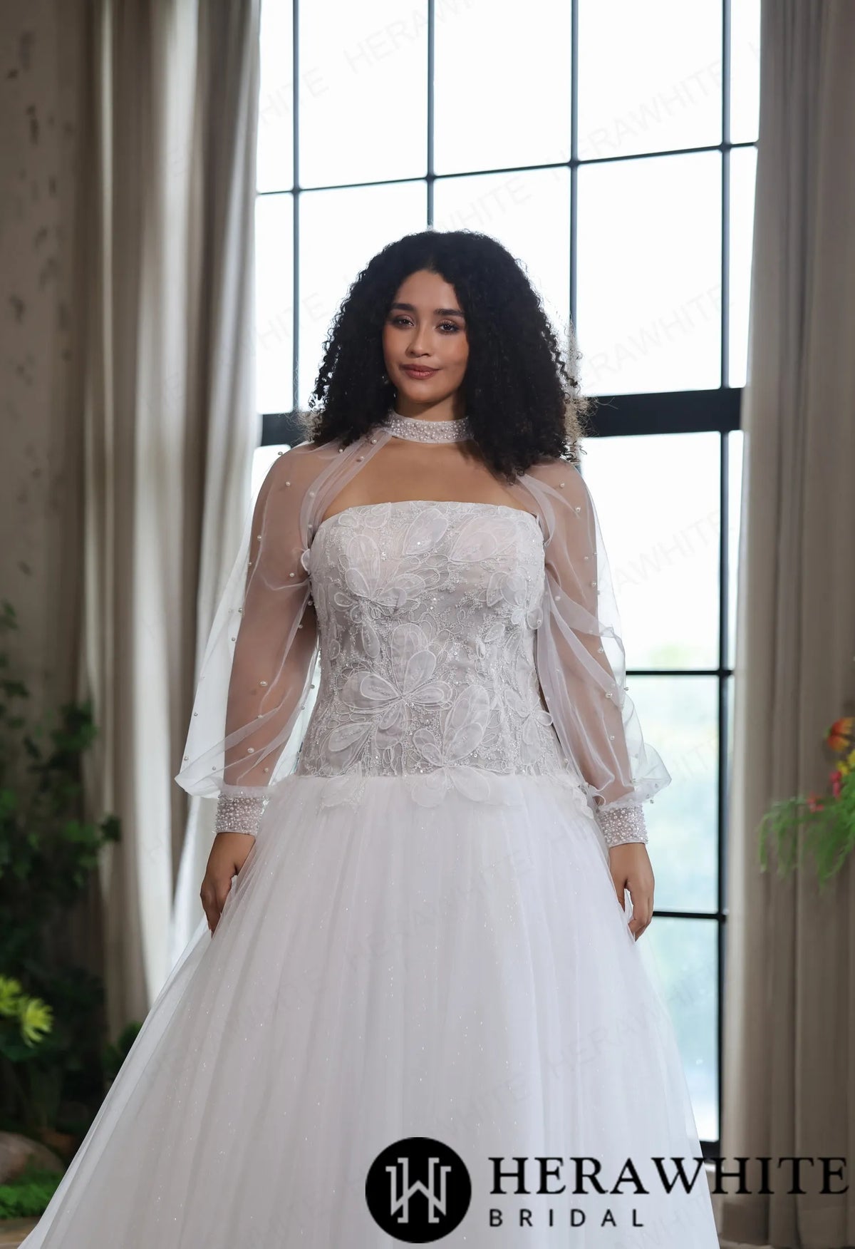 Romantic Glitter Tulle Ballgown with Detachable Shawl HW4045