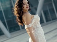 Enchanting Off-the-Shoulder Wedding Dress with Detachable Train – Lace Embroidery & Elegance Redefined HW3624