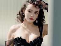 Chic Black Fit and Flare Gown with Sweetheart Neckline HW3578