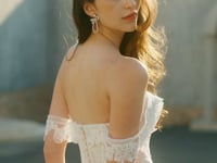 Romance Off-Shoulder Lace Strap Bride Dress HW3842